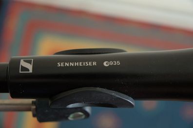 Sennheiser e935