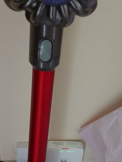 DYSON CYCLONE Vacuum Cleaner, excellent battery and in very good condition