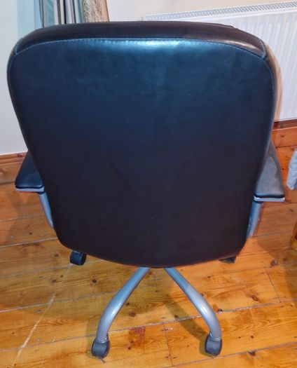 Desktop swivel chair