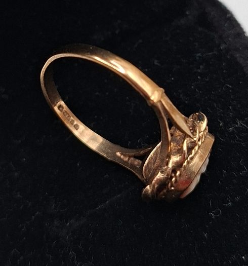 Vintage 9ct yellow gold  cameo ring