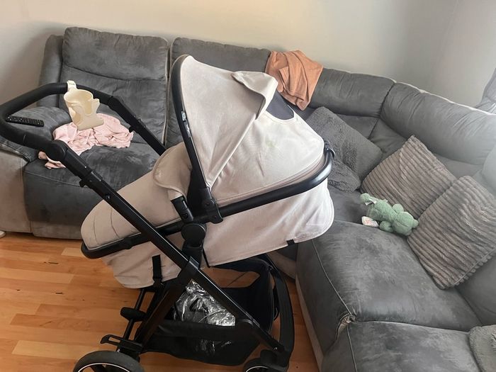 Baby travel system and baby rocker (collection only)