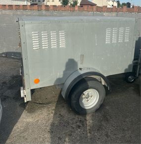 dog trailer