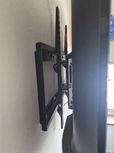 tv 32 inch estar with barracks