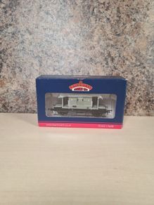 BACHMANN 20T brake van model train carraige 37-528C scale  1:76/00 BRAND NEW BOXED