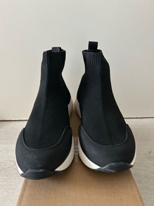 high cut shoe
