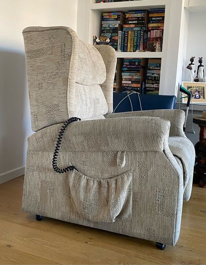 Electric reclining chair