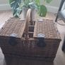 Wicker picnic basket Image 3