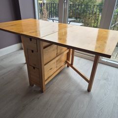 Drop leaf dining table