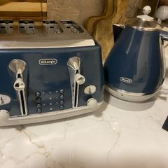 De Longhi Toaster and Kettle