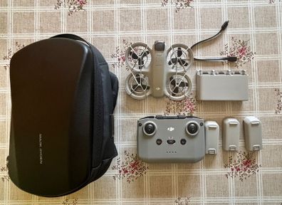 DJI Neo Combo drone