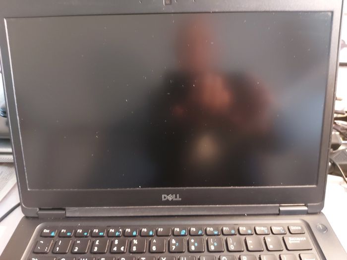 DELL Latitude 5490, Intel Core i5-7300U CPU, 2.71GHz. 8GB Ram, 256GB SSD, Windows 10 Pro, Microsoft Edge, Chrome and VLC