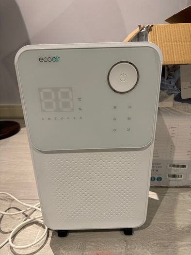 EcoAir Summit dehumidifier 12L - energy efficient, lightly used