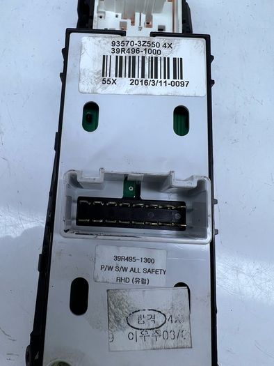 Hyundai i40 Electric Window Switch Right Off Side Front 2016 93570-3Z550 A2l5b7s