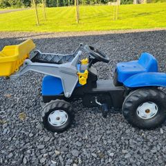 Kids ride on tractor