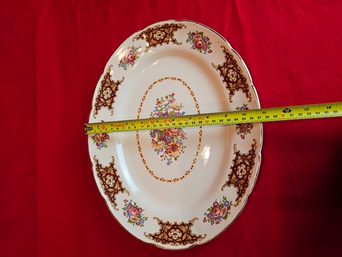 Medium Arklow platter , Larne / Pattern 2384