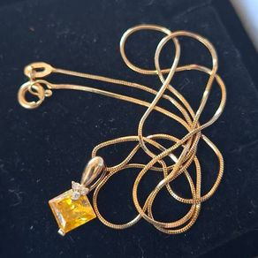 10 ct Gold Pendant with Natural Topaz and Diamonds