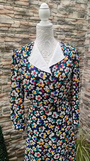 Vintage black floral A-line dress with detachable collar and belt size M or L