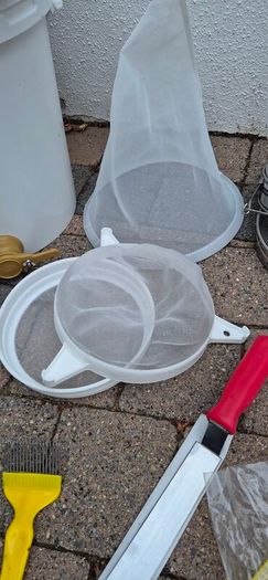 4 Beehives & Bees with ALL equipment