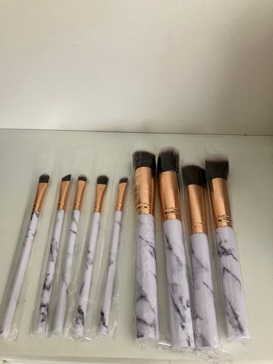 New Set of 9 Make-Up Brushes in Leopard Print Tube