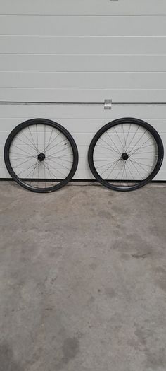 Bontrager Paradigm Comp TLR Disc Wheelset