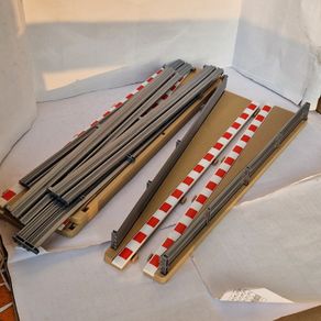 Scalextric C8233: 3x Used Pairs of Lead In/Out Straight Borders with Barriers