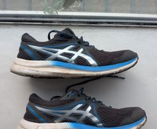 Asics Running Shoes / size 42.5 euro / 8 UK / 17 cm