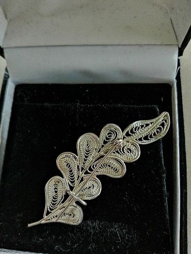 Filigree leaf sterling silver brooch