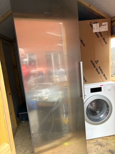 Siemens iQ300 Larder Fridge