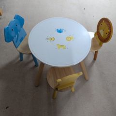 Tidlo Kids Table and matching chairs