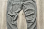 Essentials fear of god grey pants