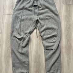 Essentials fear of god grey pants