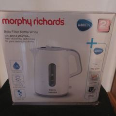 Kettle Murphy  Richards with built in Brita Water Filter