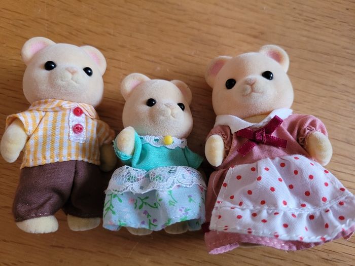 Sylvanian families furniture and figures