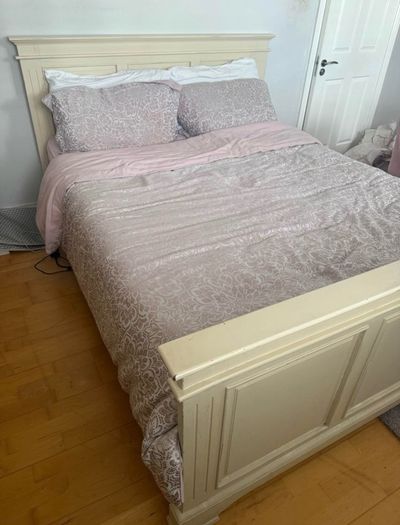 Harvey Norman king size Bed