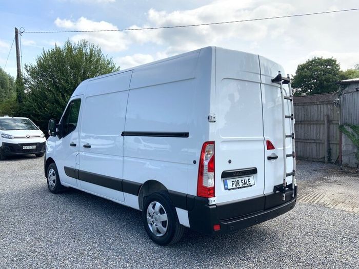 Renault Master Mwb 2.3 Dci ( 1 year warranty ) .