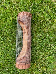 Bird feeder