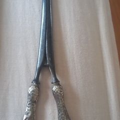 metal tongs