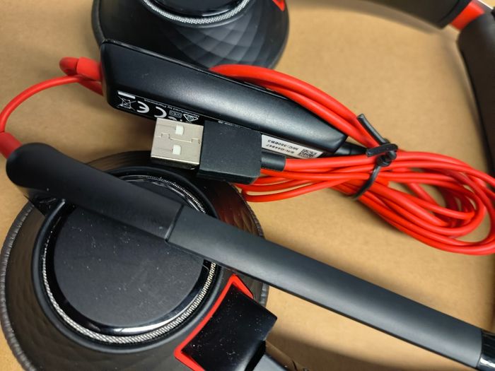 Poly (Polycom) Blackwire 5220 Wired Headset - Flexible Noise-Canceling Boom Mic - Ergonomic Design - Connect to PC/Mac, Mobile via USB-A, or 3.5 mm - Works w/Teams, Zoom/ Used