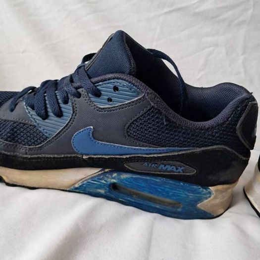 nike air max 90 size 9.5 eu 44.5 some signs of usage in good condition