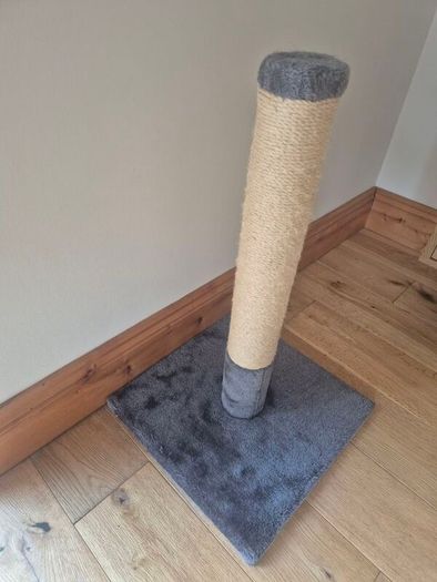 Scratching Post
