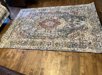 Area rug
