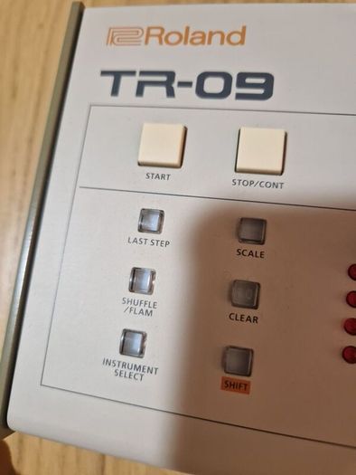 Roland TR-09