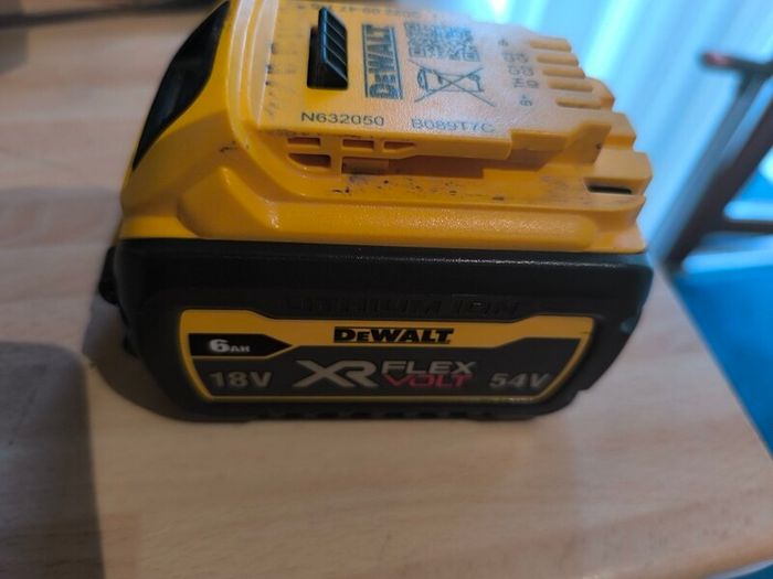 DeWalt flex 6Ah battery