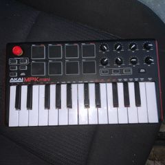 Akai MPK Mini MK3 (MIDI Keyboard)