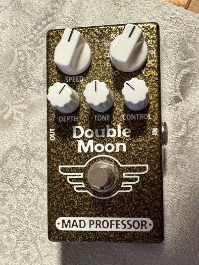 Mad Professor Double Moon- multi modulation pedal