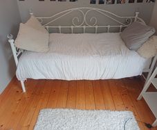 Single day bed
