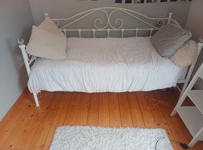 Single day bed