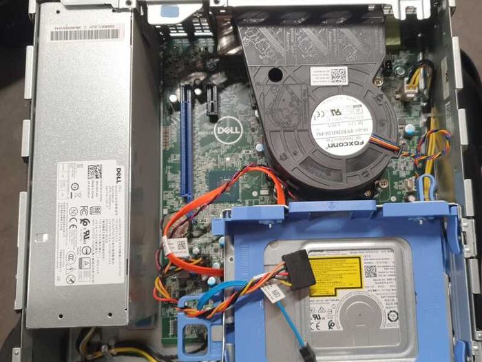 Dell OptiPlex 3070 SFF -  i5 9th Gen | 16GB RAM | Compact Desktop