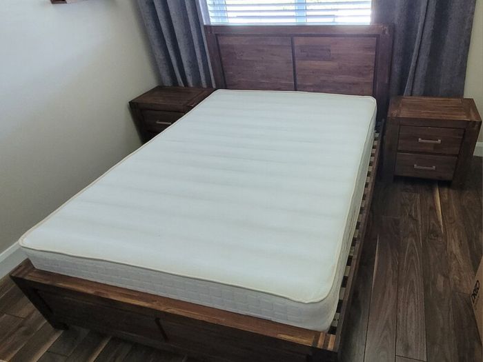 Double Bed & 2 lockers set