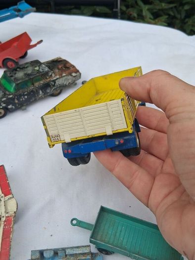 Vintage Diecast Toy Collection (Dinky,Lesney,Mecanno,Corgi) 22 Pieces